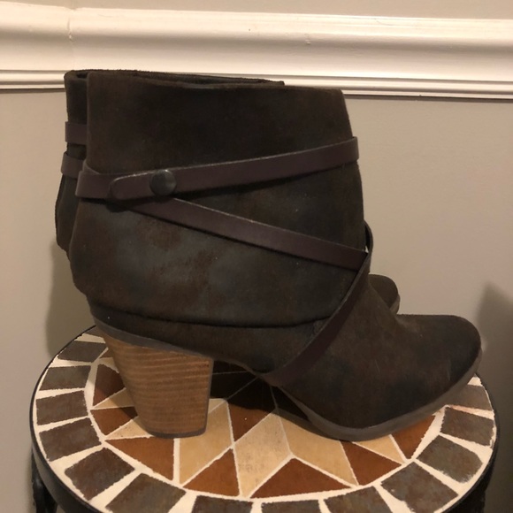 Booties! - Picture 4 of 6